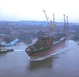 Utsikt över Nicola, den första SD14:an, när hon sjösätts på Southwick-varvet, Sunderland, 29 december 1967 (färgfoto)